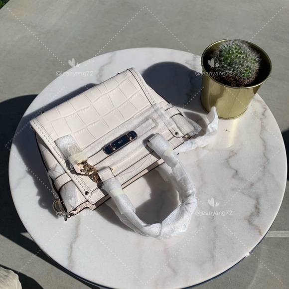 Coach Swagger 21 Crossbody Handbag